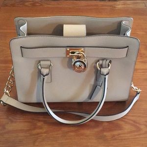 Michael Kors beige handbag “Hamilton Oyster Satchel”